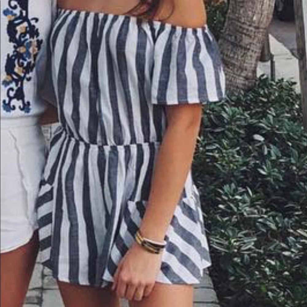 Adorable striped romper. Size xs-s. Worn once.